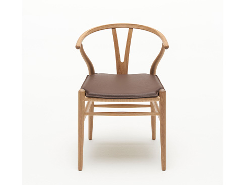 y-stol med hynde i mørk brun