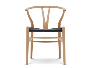 CH24 i bøg lak med sort flet fra Carl Hansen & Søn