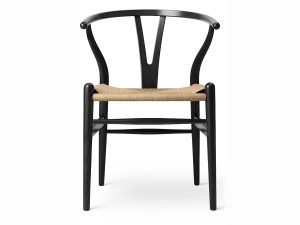 CH24 eg sort med naturfarvet felt fra Carl Hansen & Søn