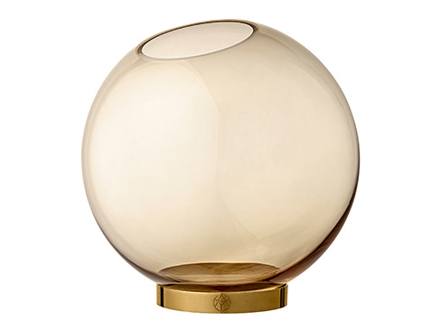 Globe vase fra AYTM i Amber gold