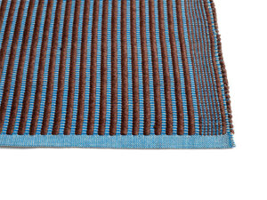 Tapis gulvtæppe fra HAY i Chestnut and Blue