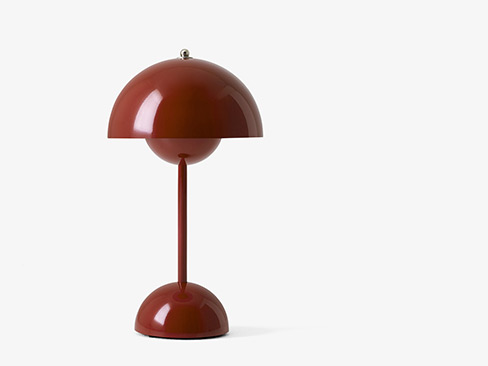 VP9 Flowerpot bordlampe uden ledning i red brown