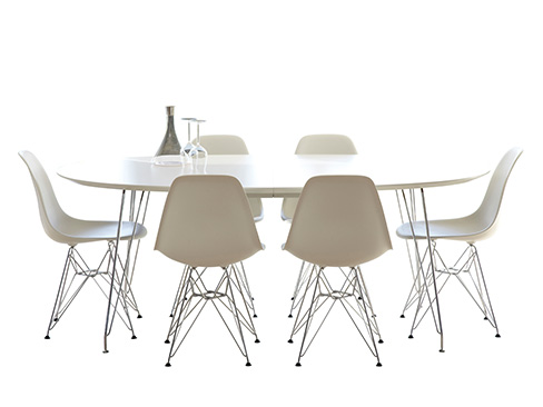 DK10 udtræksbord fra Andersen Furniture i hvid laminat med krom ben