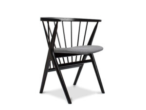 No 8 Chair fra Sibast i sort eg med uld polstring