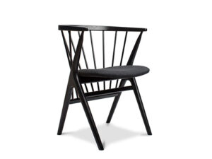 No 8 Chair fra Sibast i sort eg med uld polstring i mørk grå