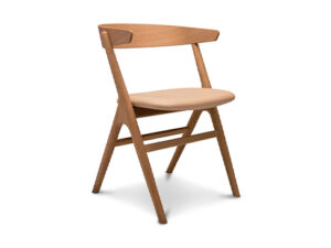 No 9 Chair i eg olie med Ultra Honey læder set forfra