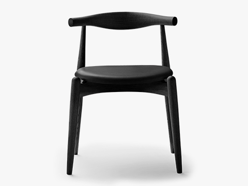 CH20 Elbow Chair i eg sort med sort læder sæde