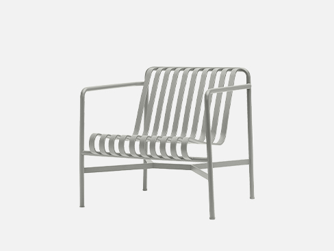 Palissade Lounge Chair Low Sky Grey fra HAY
