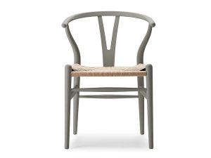 CH24 bøg i farven Clay med naturfarvet flet fra Carl Hansen & Søn