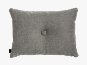 Dot Cushion 1 - Dot Tint i dark grey, fra HAY