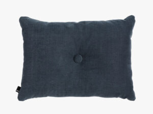 Dot Cushion 1 - Dot Tint i midnight blue, fra HAY