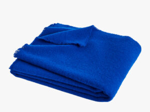Mono Blanket i farven Ultramarine, fra HAY