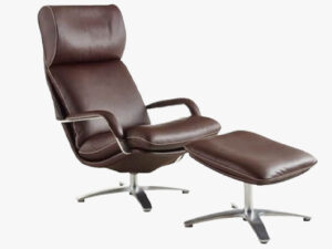 Nasa Lænestol fra Berg Furniture i brunt læder med skammel