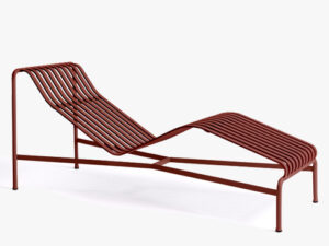 Chaise Longue solseng fra HAYs palissade outdoor-serie i farven iron red
