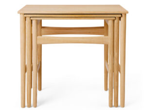 CH004 Nesting Tables fra Carl Hansen og søn, skubbet sammen
