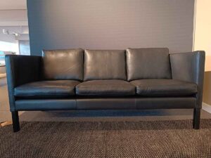 AV 59 sofa - Nielaus Factory Deal