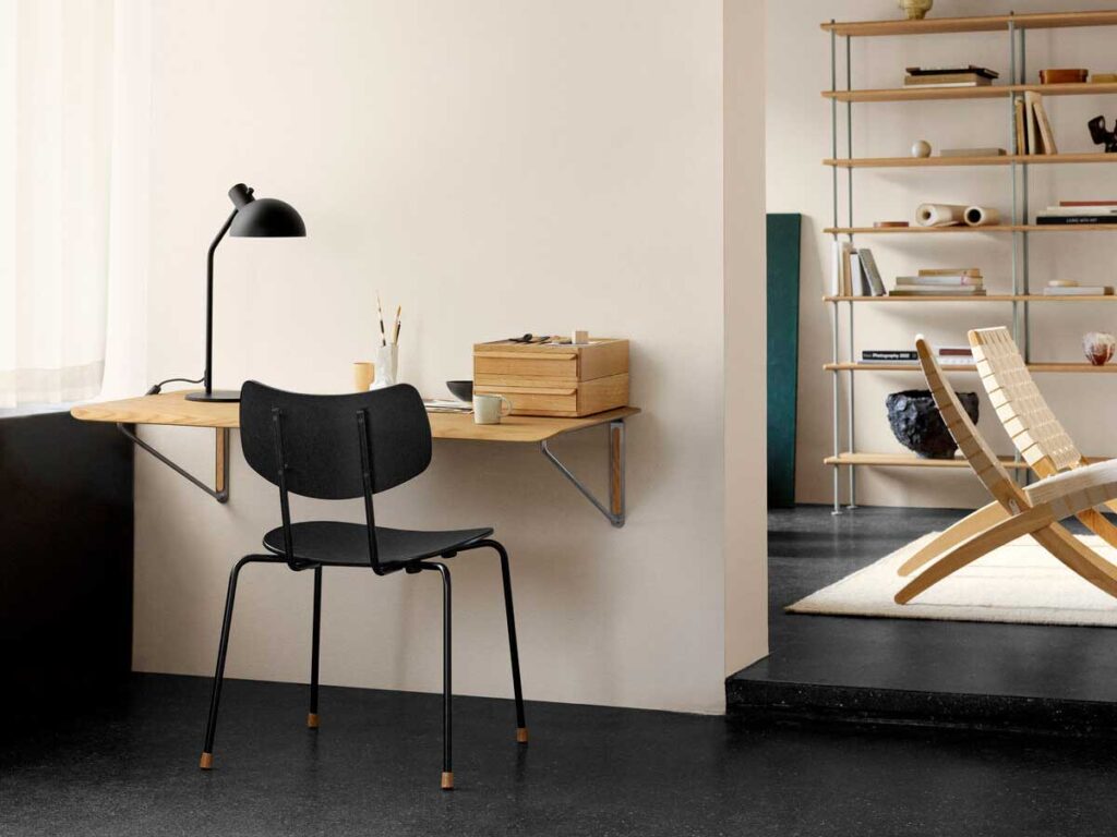 AB019 eg olie fra Carl Hansen & Søn