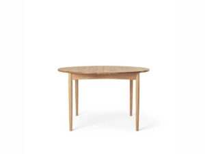 BM0121 i eg olie fra Carl Hansen & Søn