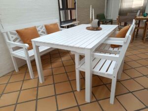 Tisvilde havebord, bænk og 2 stole - hvid - UDSTILLINGSMODELLER