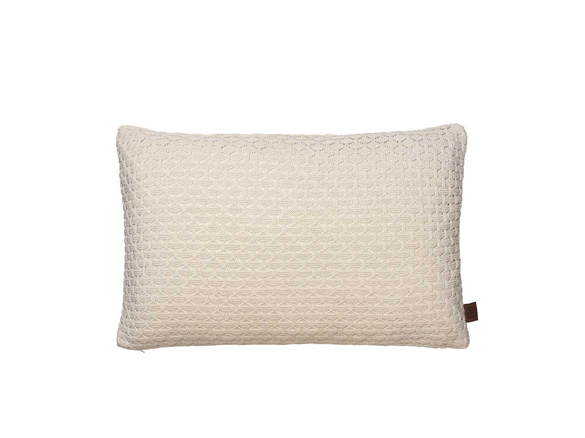 Strikket pude beige melange 60x40 cm fra By LOHN