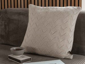 Strikket pude - Mauntain - beige melange - 50x50 cm - By LOHN